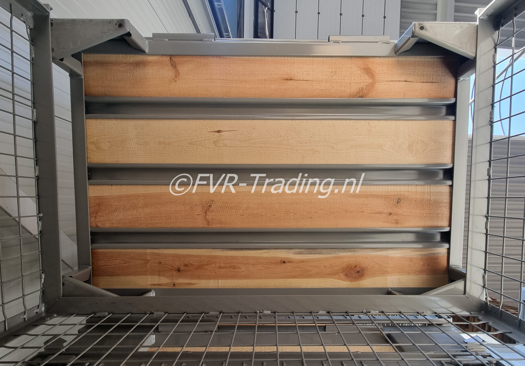 Stapelbox gevuld met grindslurven - foto's 4