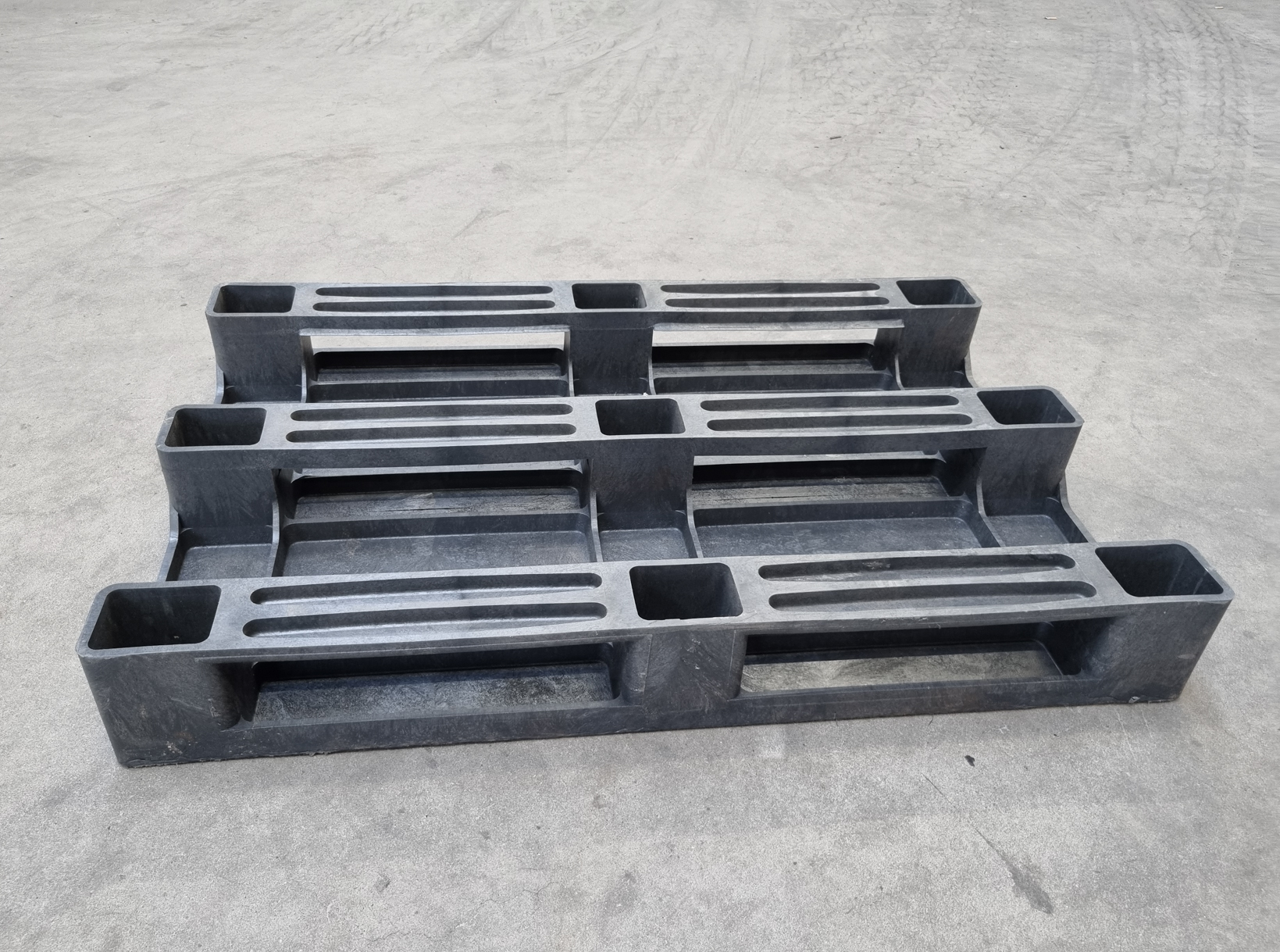 Kunststof Pallet 120x80cm - met 3 sledes - foto's 2